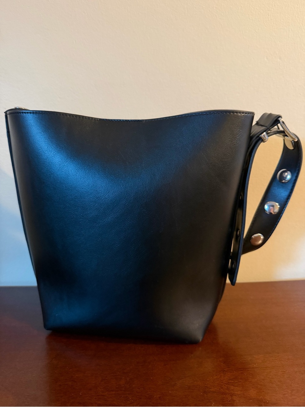 Handbag - Picture 2 of 4